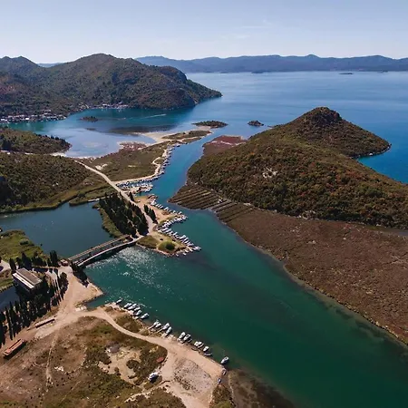 アパート Amazing In With Wifi ブラチェ