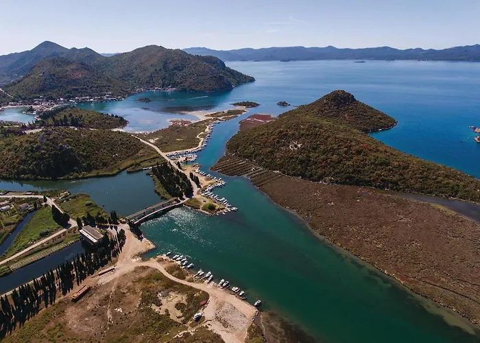 Апартаменты Amazing In With Wifi Блаце